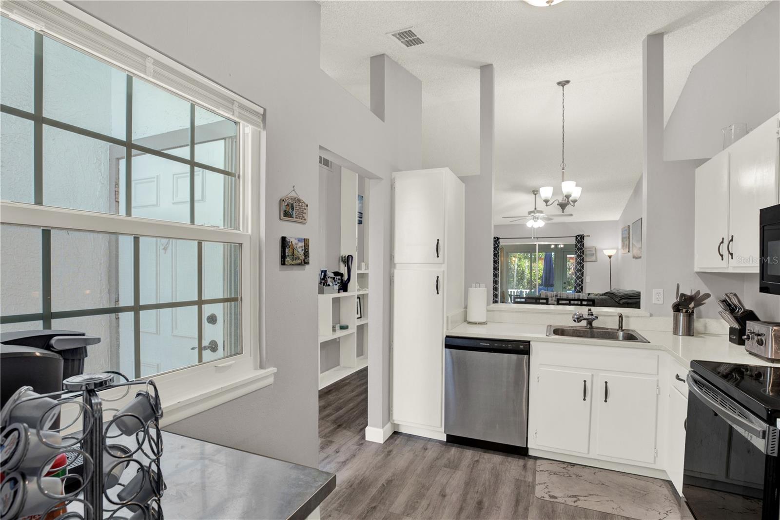 Image 12 of 23 For 3294 Cloverplace Drive 15