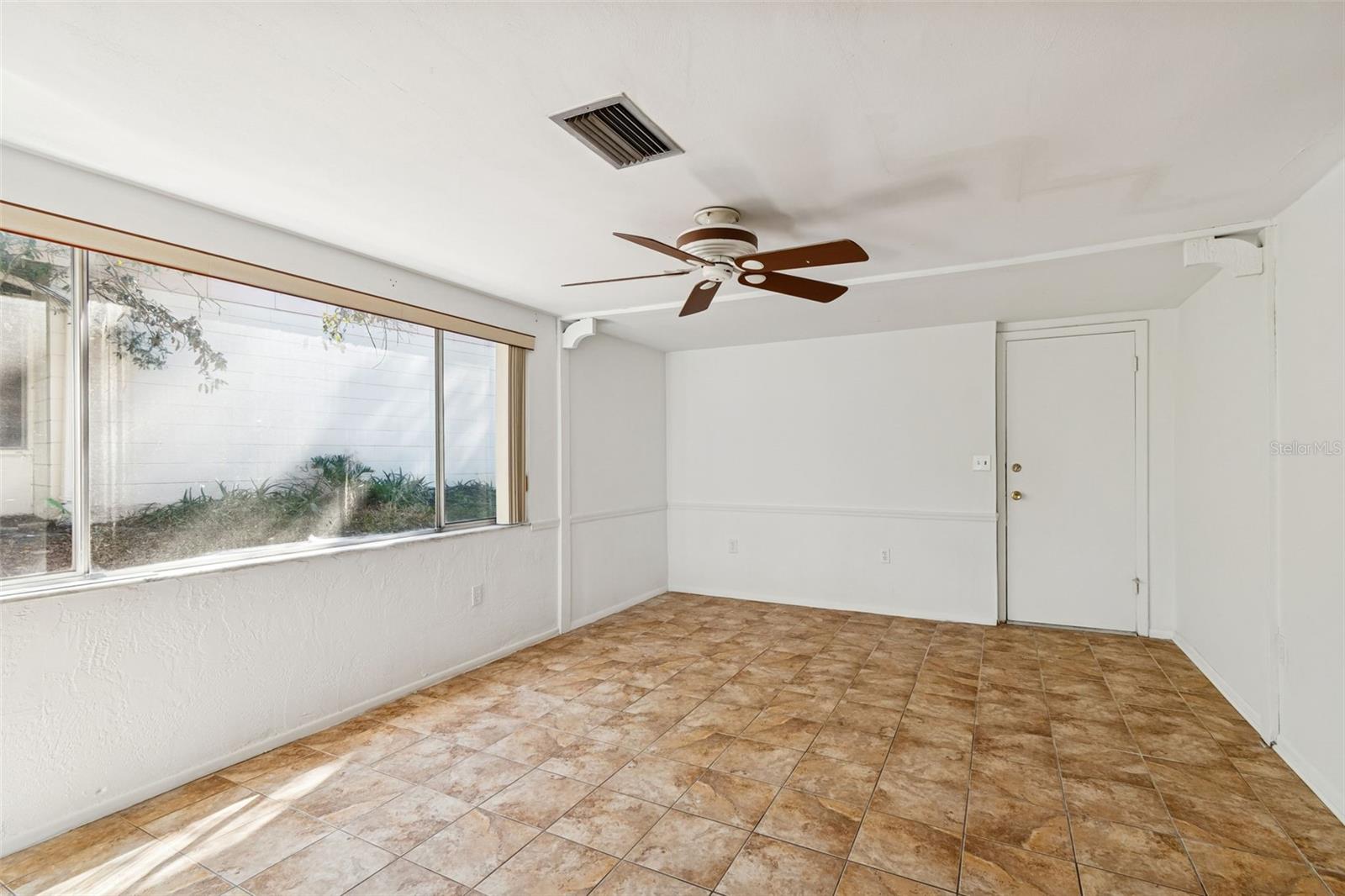 Image 12 of 40 For 12520 Coffee Hill Row