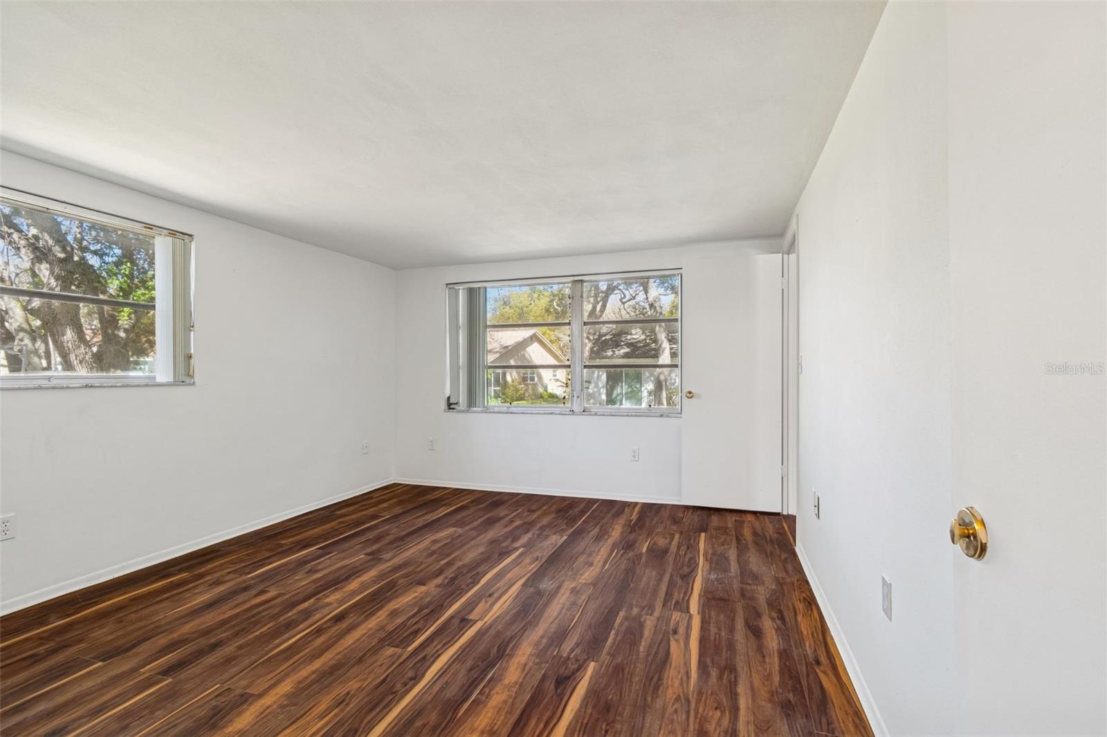 Image 15 of 40 For 12520 Coffee Hill Row