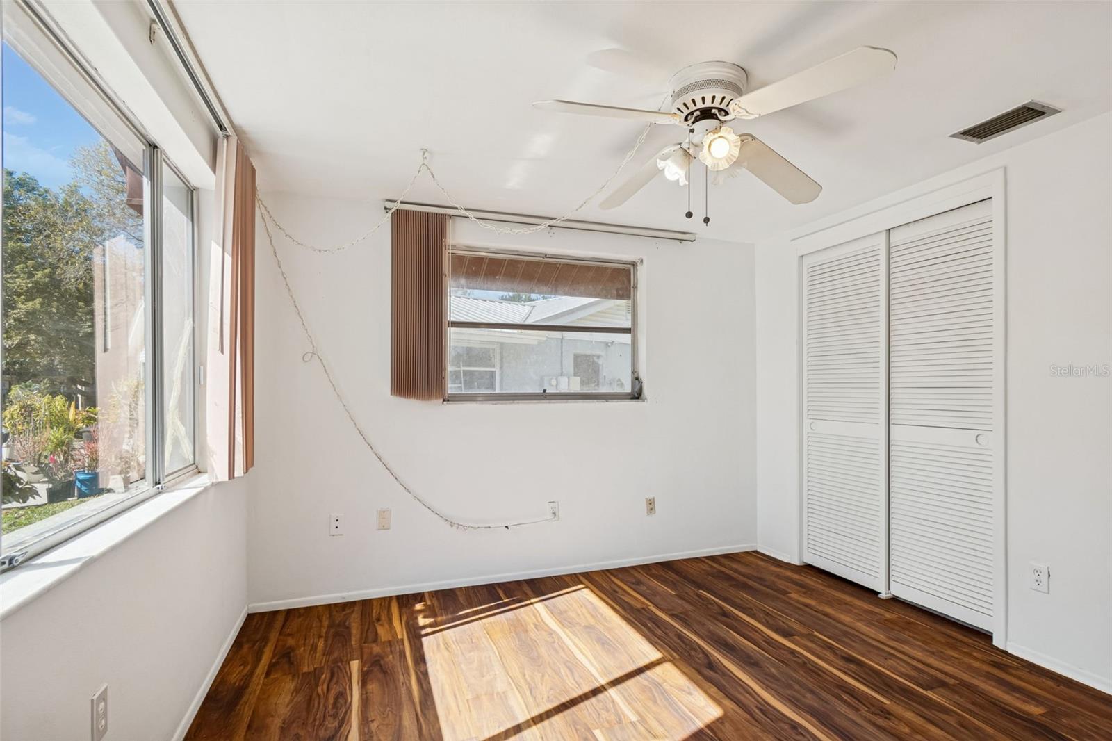 Image 19 of 40 For 12520 Coffee Hill Row