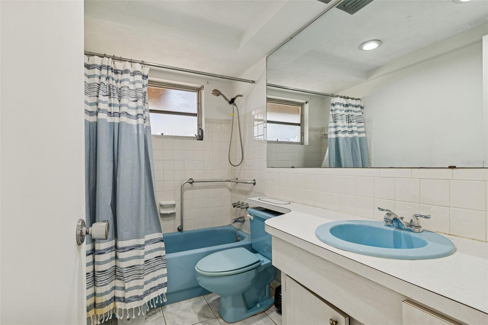 Image 21 of 40 For 12520 Coffee Hill Row