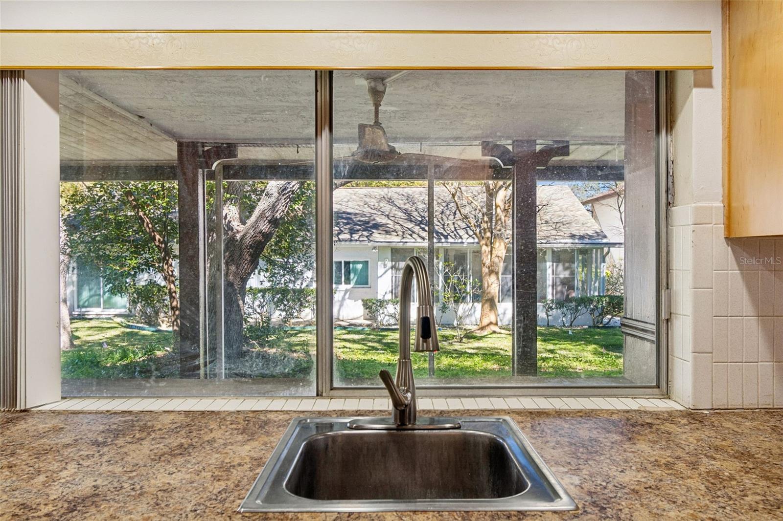 Image 9 of 40 For 12520 Coffee Hill Row