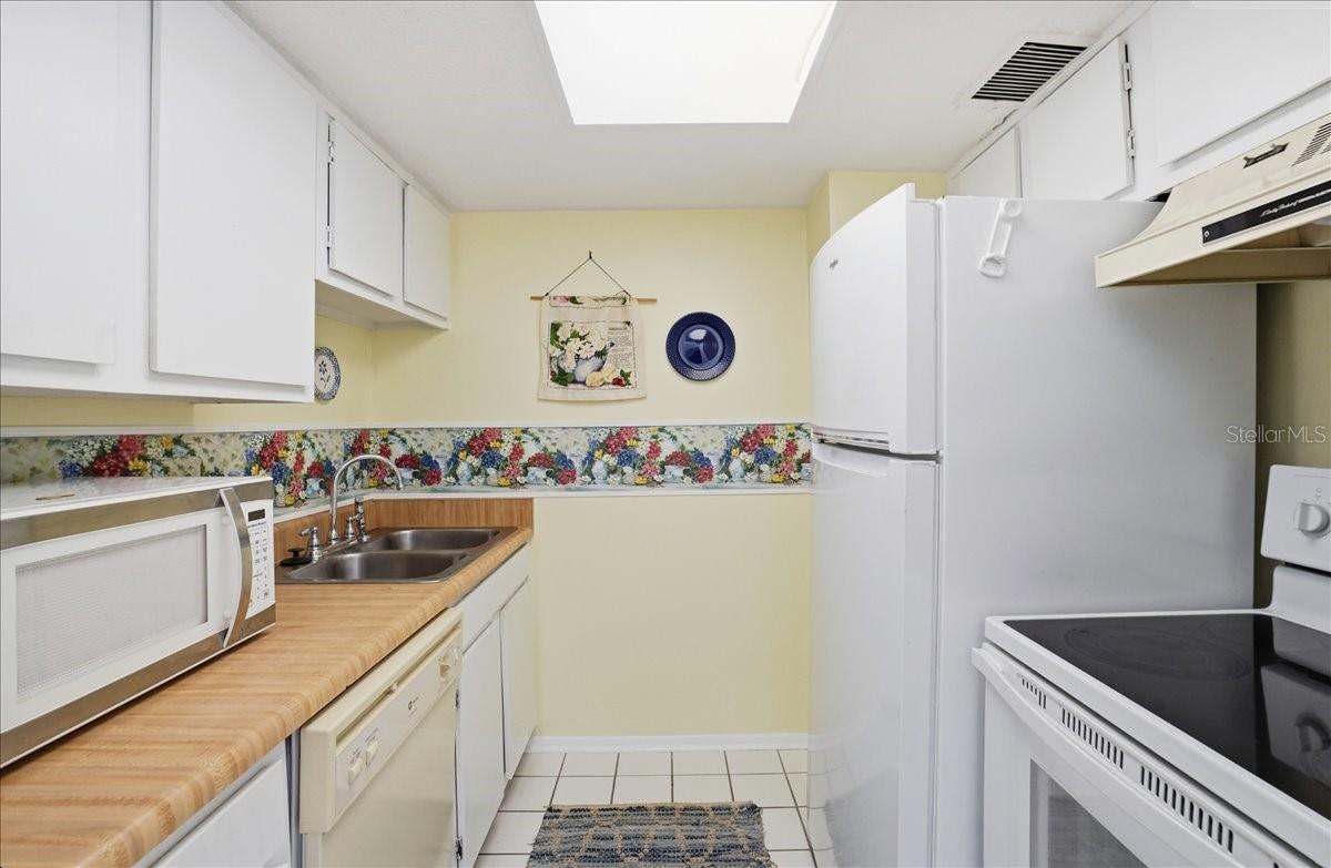 Image 10 of 19 For 8921 Blind Pass Road 338