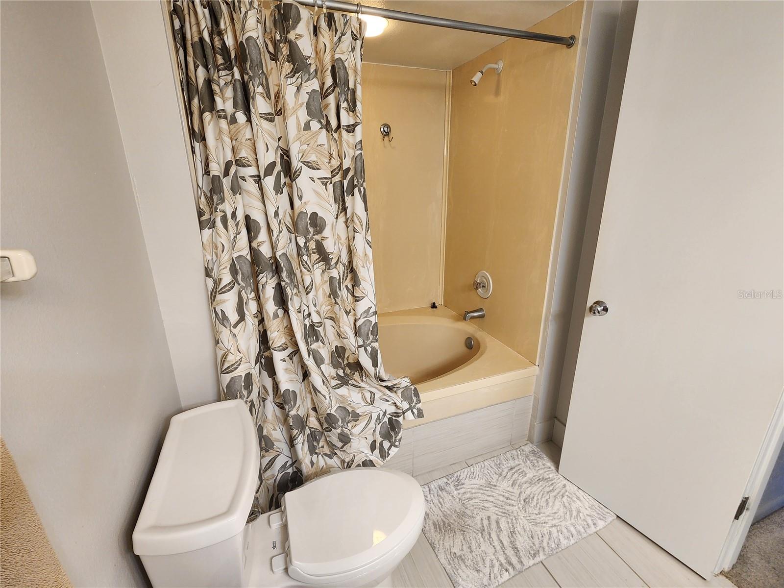 Image 13 of 22 For 5901 Bahia Del Mar Circle 124