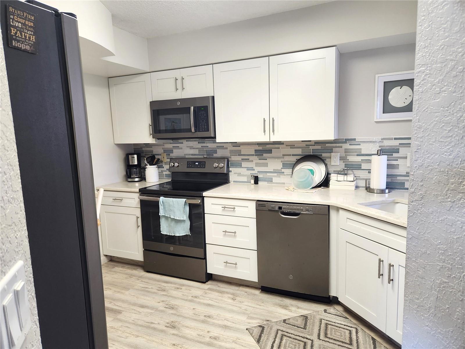 Image 9 of 22 For 5901 Bahia Del Mar Circle 124