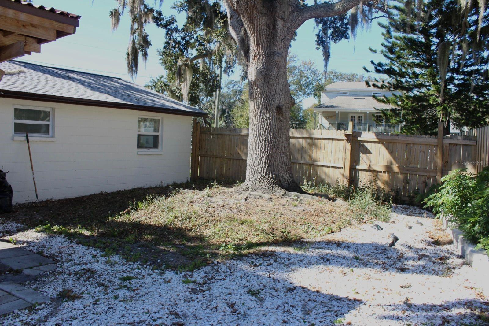 Image 16 of 17 For 4553 Edith Street