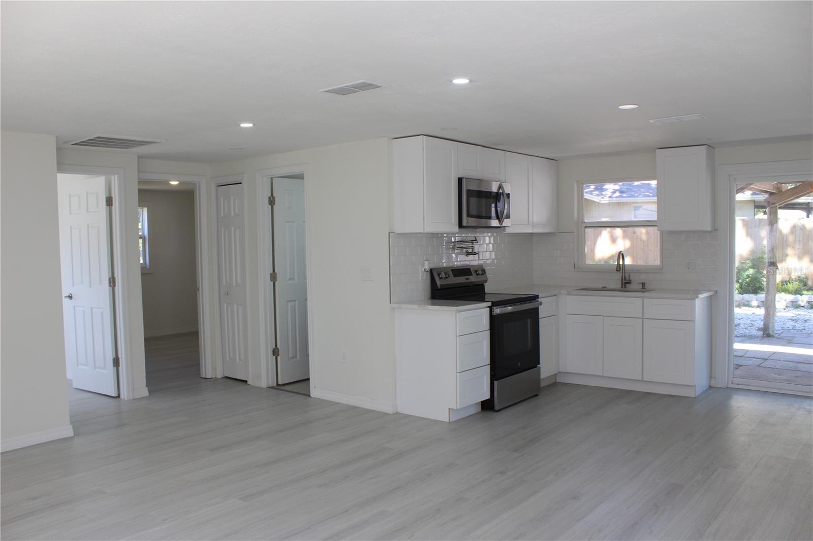 Image 4 of 17 For 4553 Edith Street