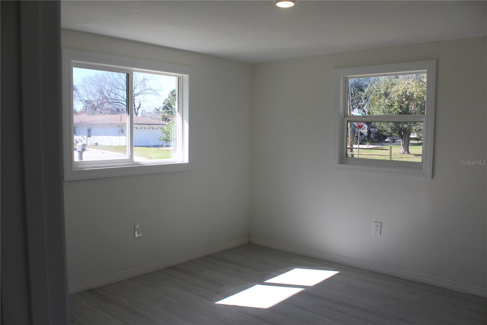 Image 6 of 17 For 4553 Edith Street