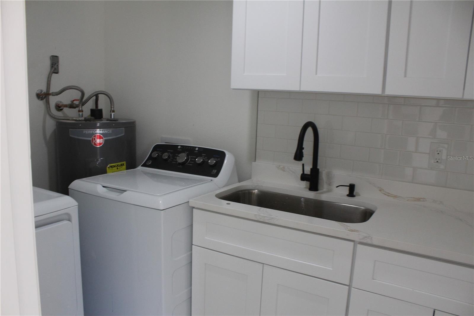 Image 9 of 17 For 4553 Edith Street