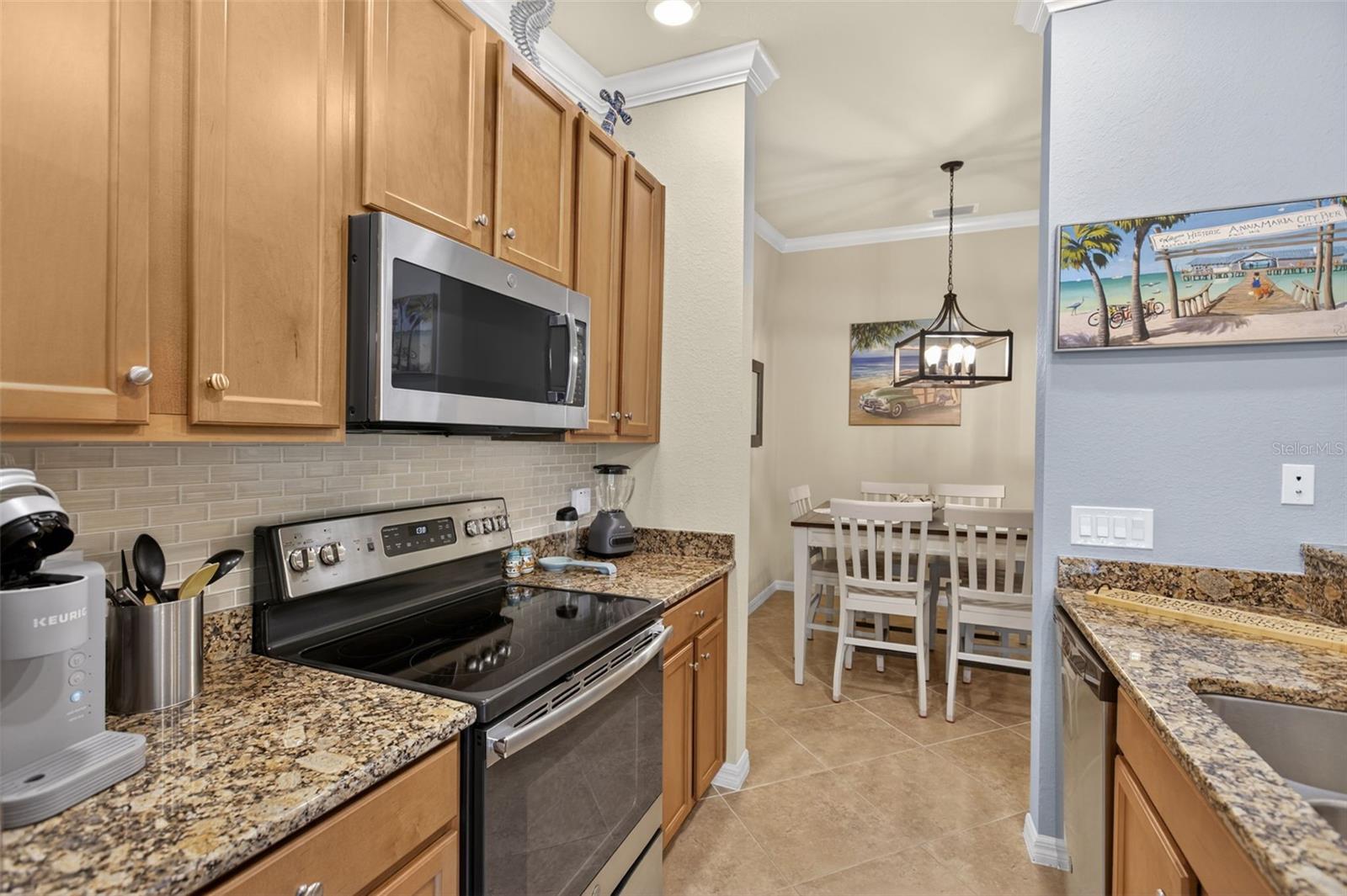 Image 17 of 39 For 13671 Julias Way 1225