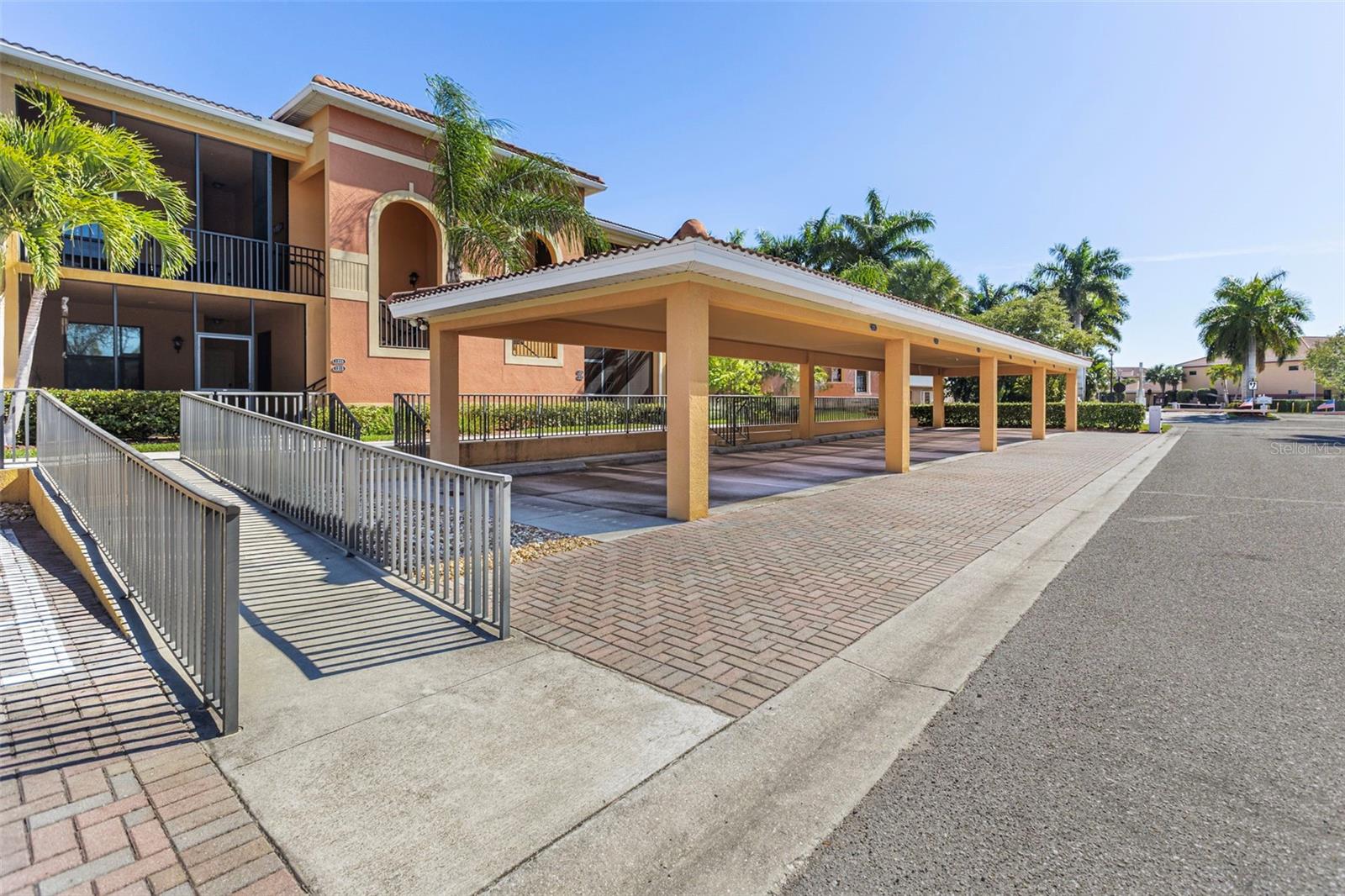 Image 2 of 39 For 13671 Julias Way 1225