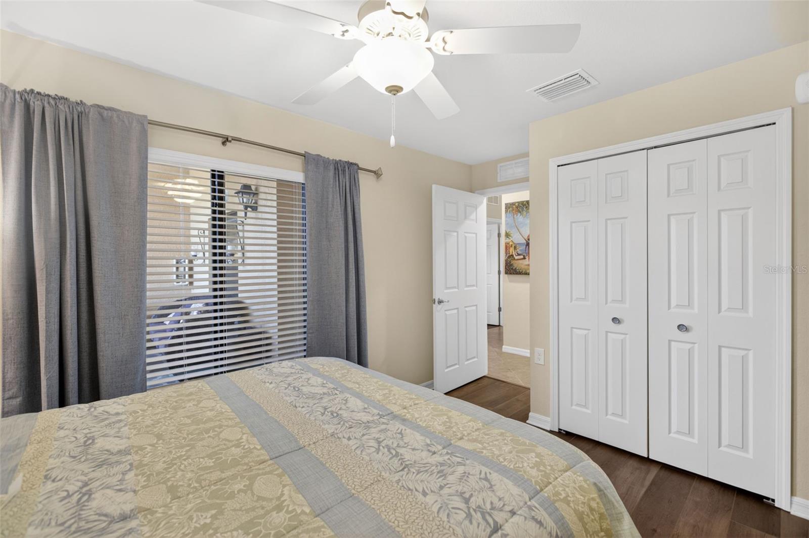 Image 25 of 39 For 13671 Julias Way 1225