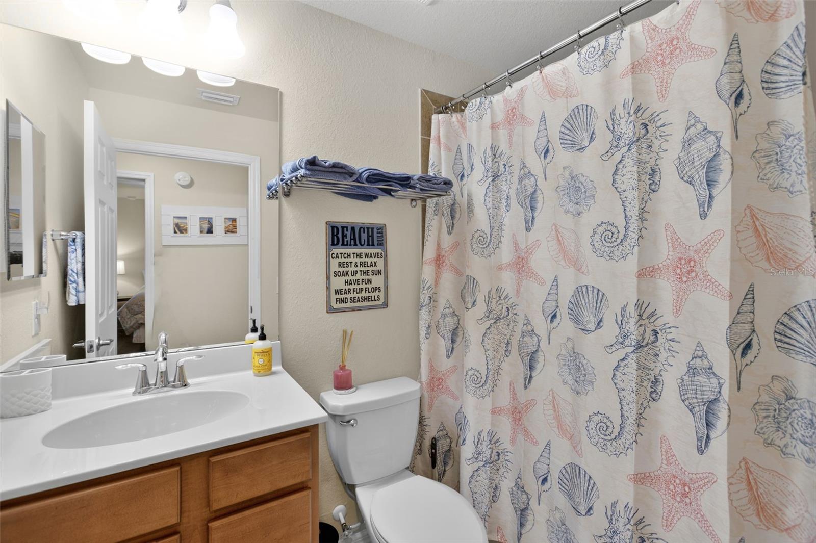 Image 26 of 39 For 13671 Julias Way 1225