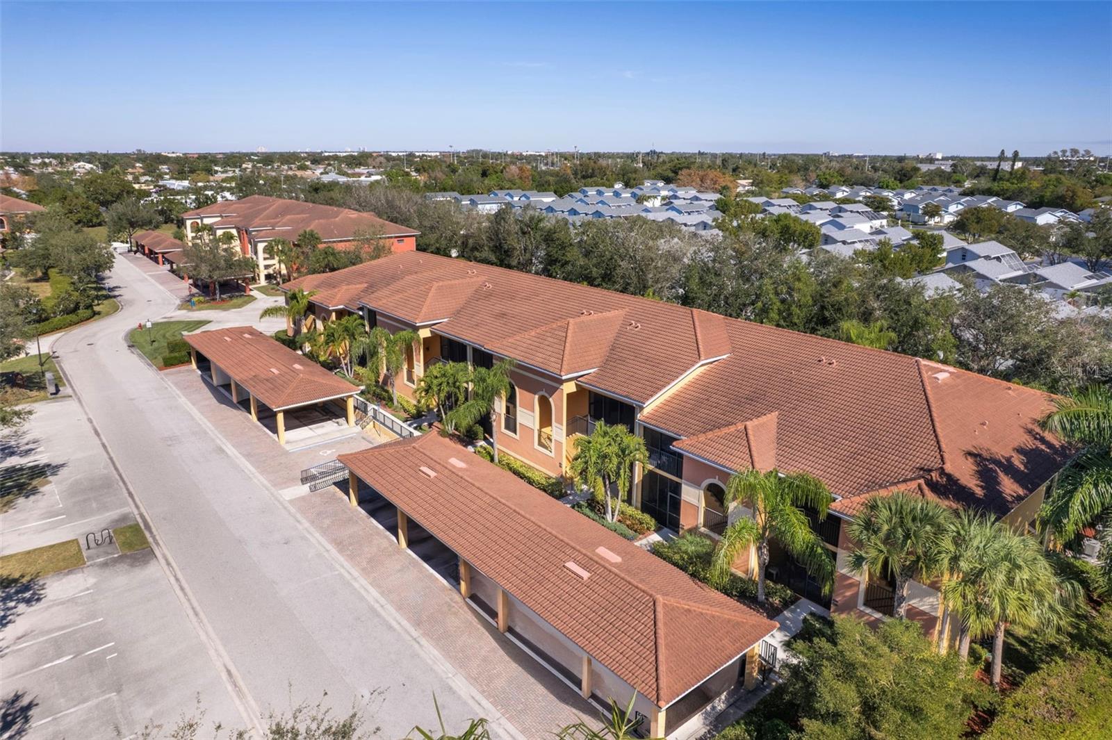 Image 31 of 39 For 13671 Julias Way 1225