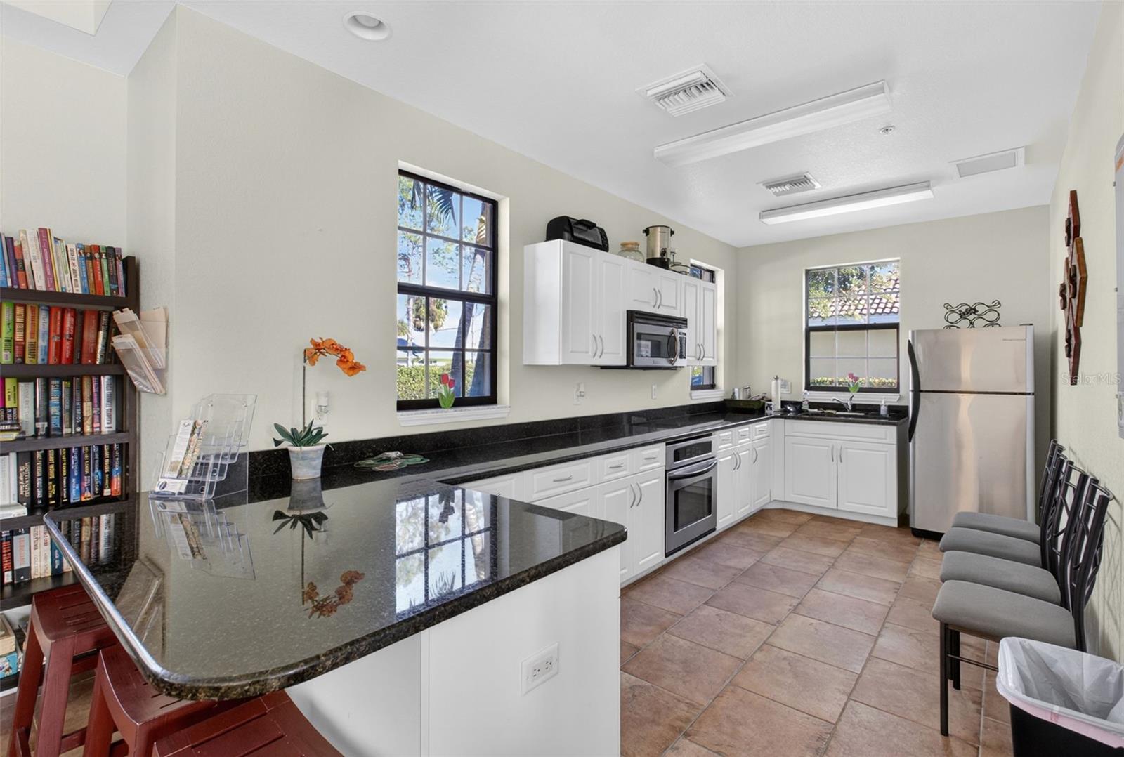 Image 37 of 39 For 13671 Julias Way 1225