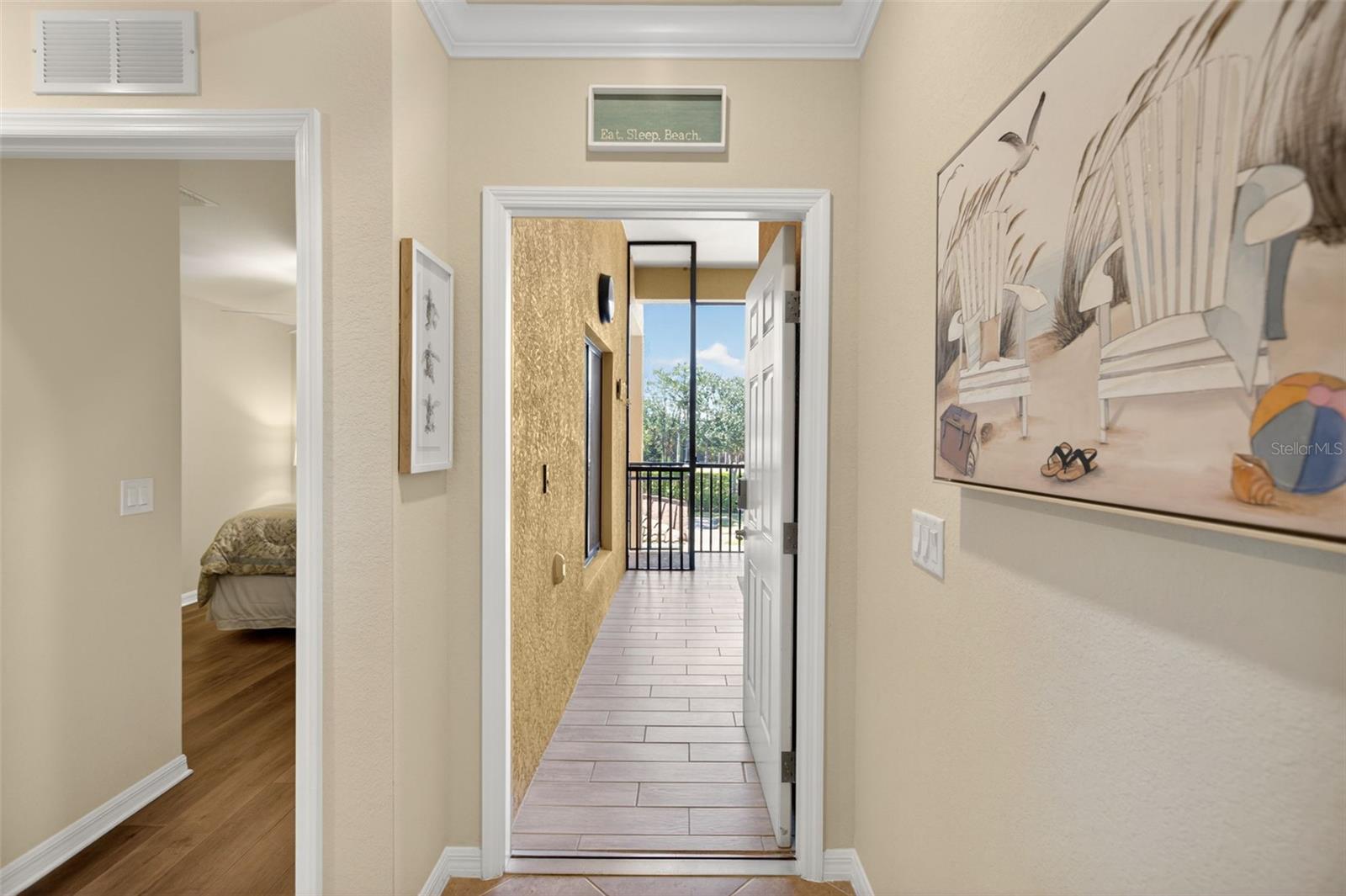 Image 7 of 39 For 13671 Julias Way 1225