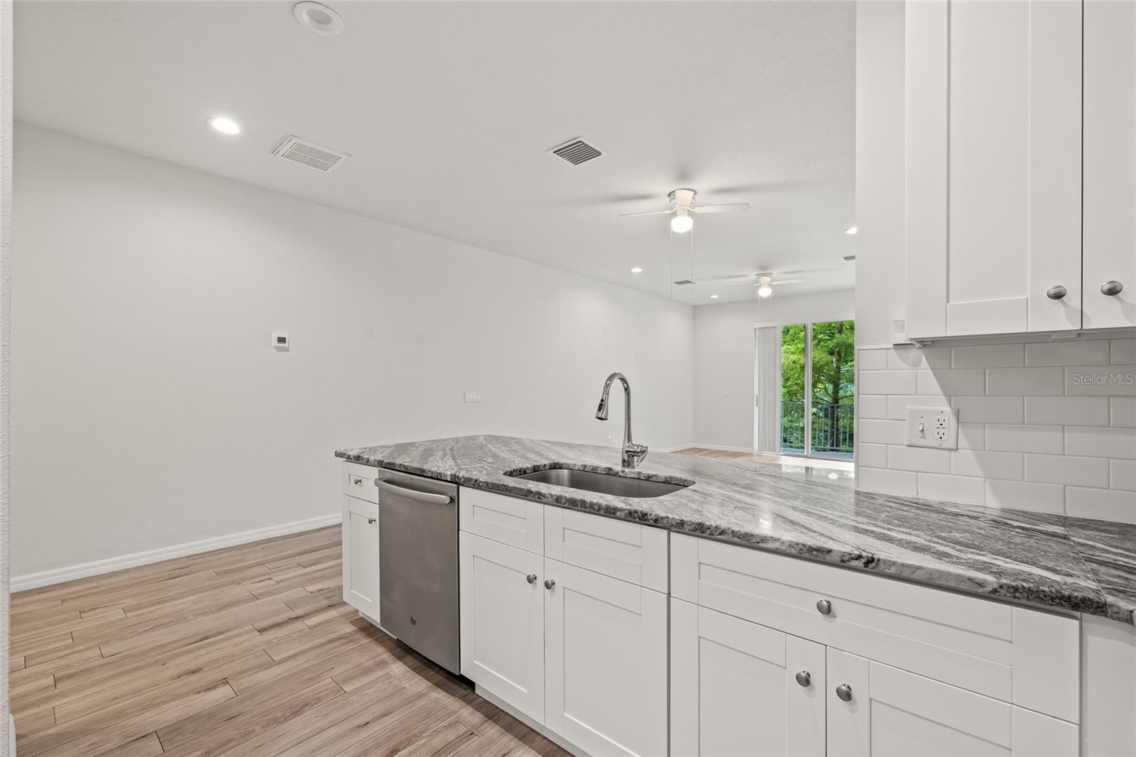 Image 11 of 56 For 1950 Lake Ridge Boulevard