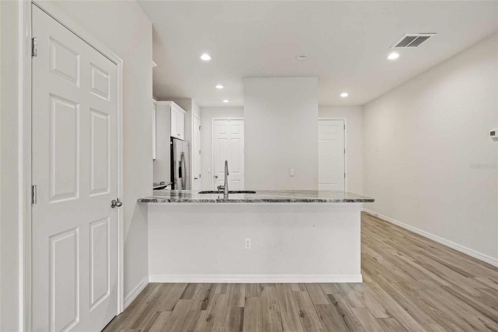 Image 15 of 56 For 1950 Lake Ridge Boulevard