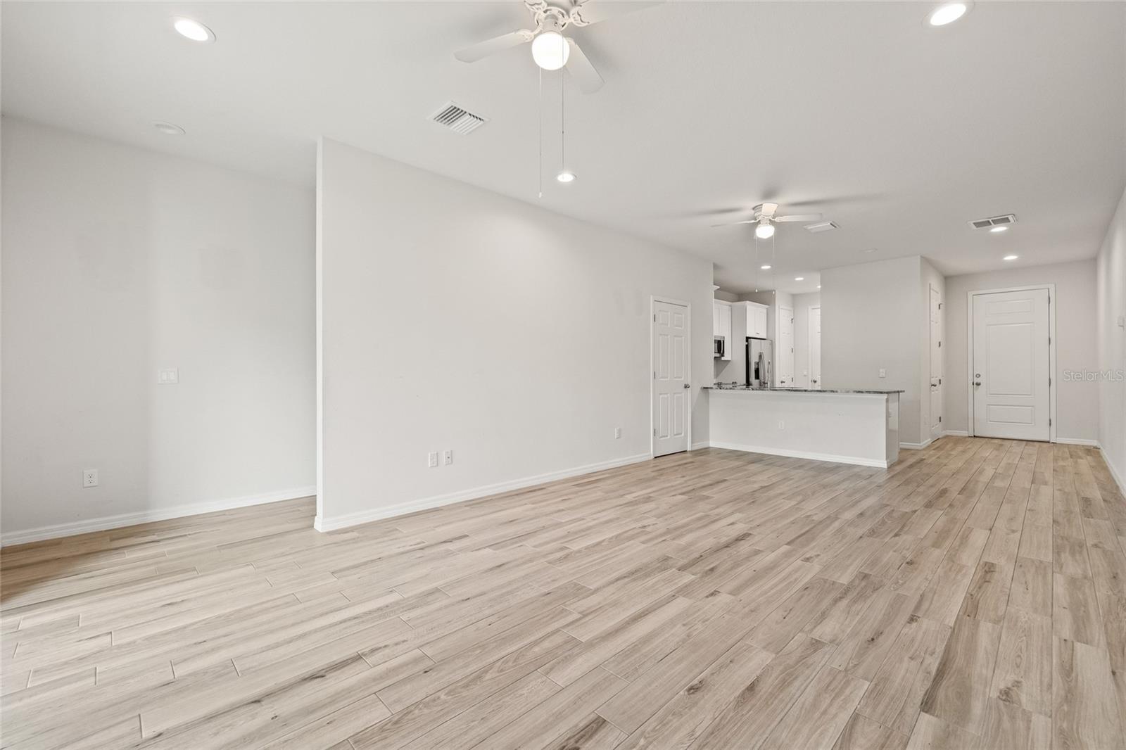 Image 18 of 56 For 1950 Lake Ridge Boulevard