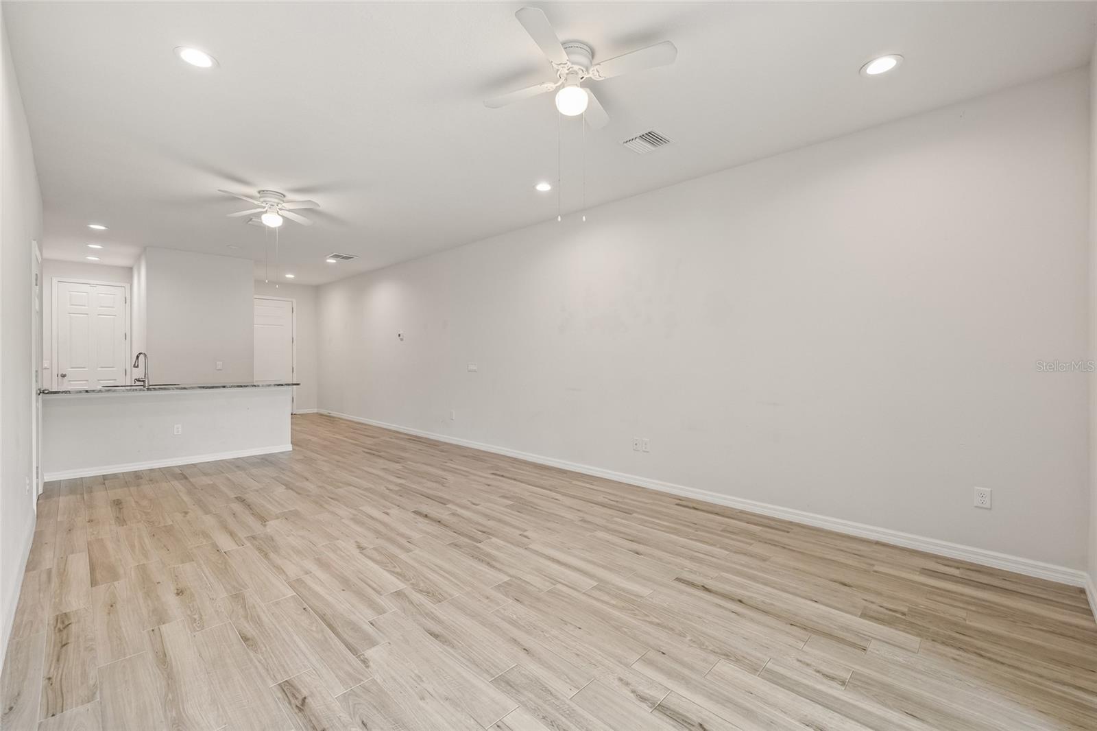 Image 19 of 56 For 1950 Lake Ridge Boulevard