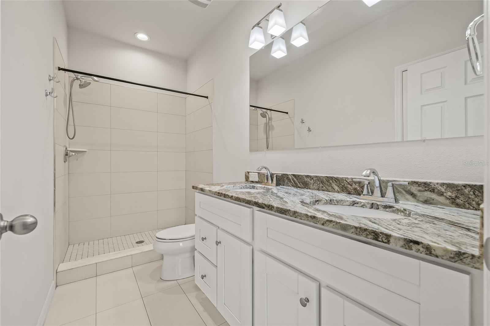 Image 30 of 56 For 1950 Lake Ridge Boulevard