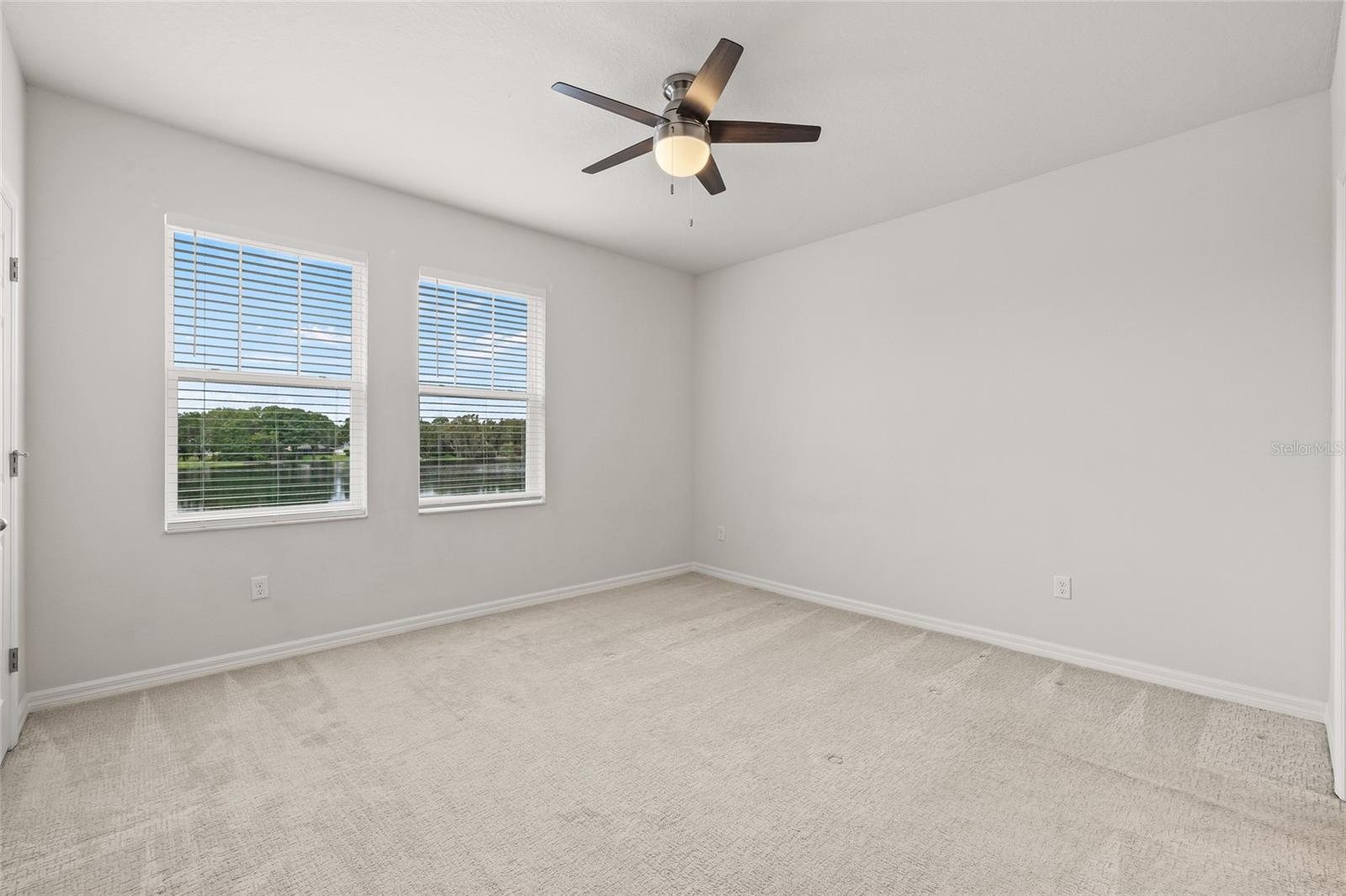 Image 39 of 56 For 1950 Lake Ridge Boulevard