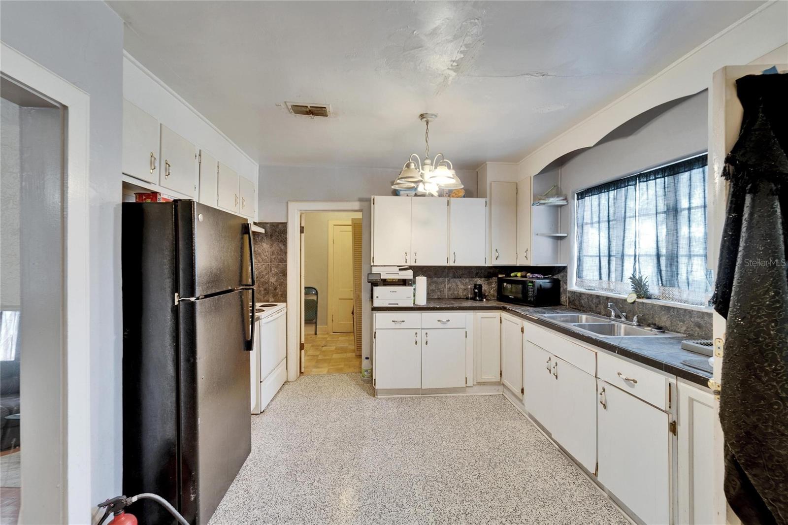 Image 13 of 40 For 2606 Boulevard