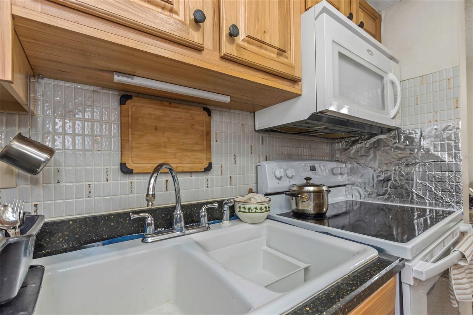 Image 5 of 35 For 4742 Azalea Drive 106