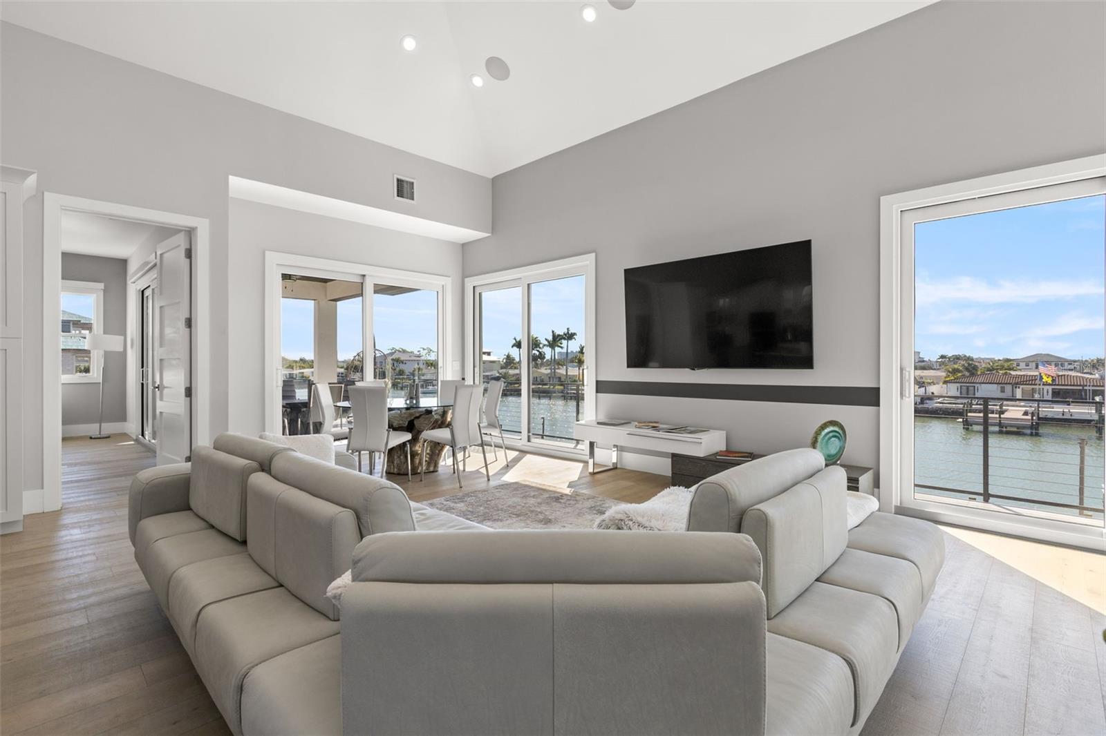 Image 11 of 34 For 7966 1st Avenue S