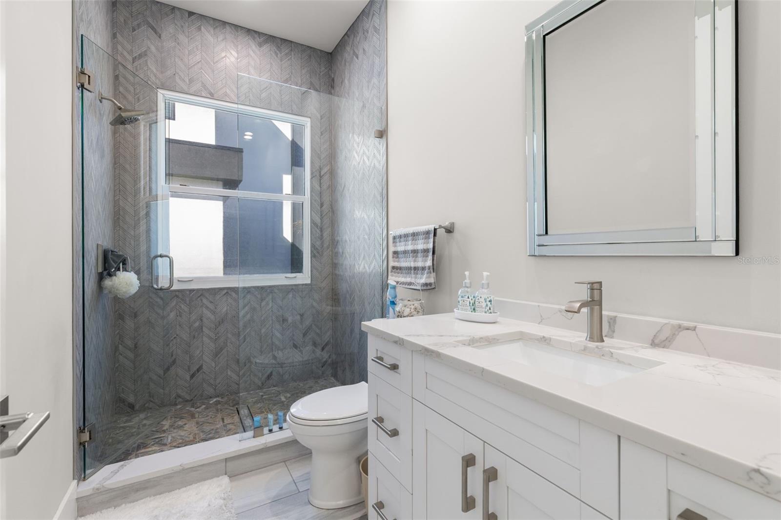 Image 21 of 34 For 7966 1st Avenue S