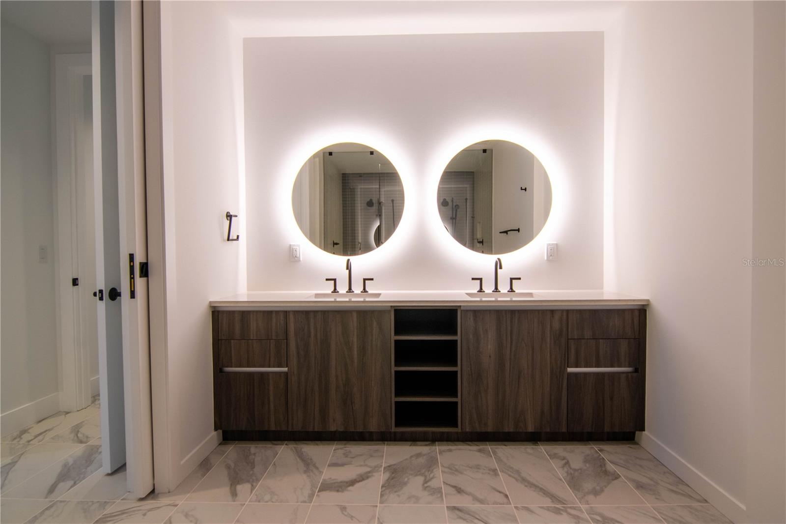 Image 12 of 28 For 777 3rd Avenue N 1603