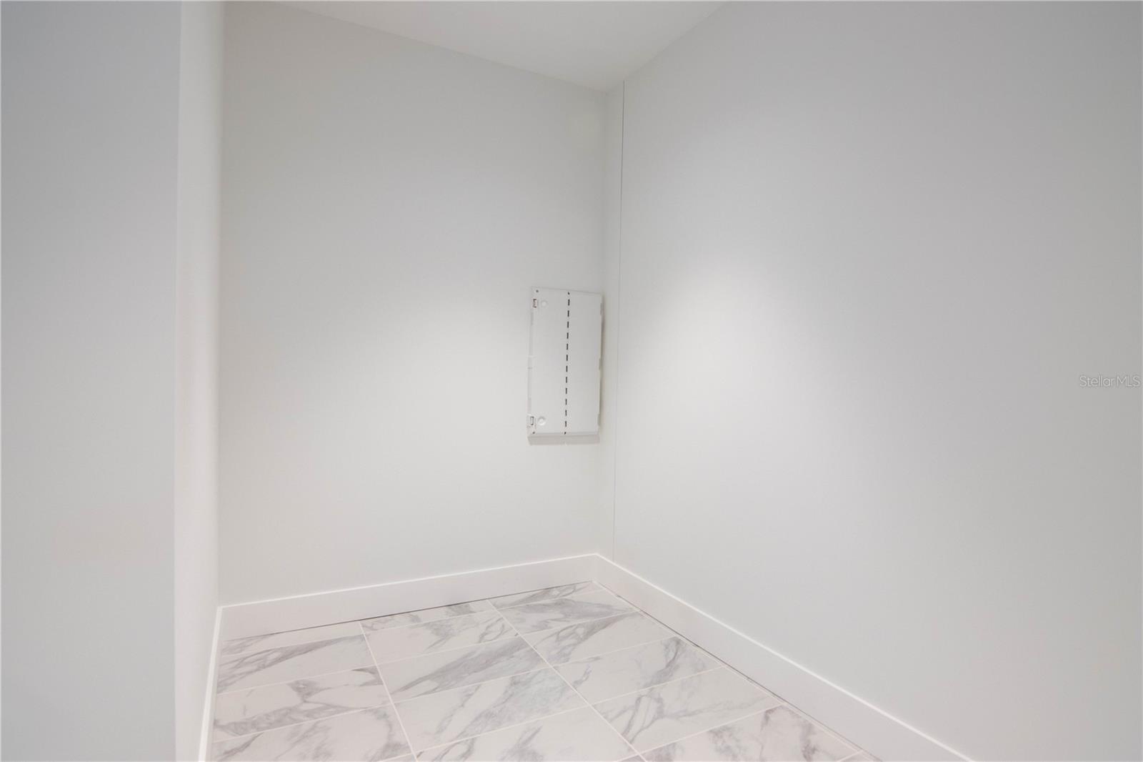 Image 14 of 28 For 777 3rd Avenue N 1603