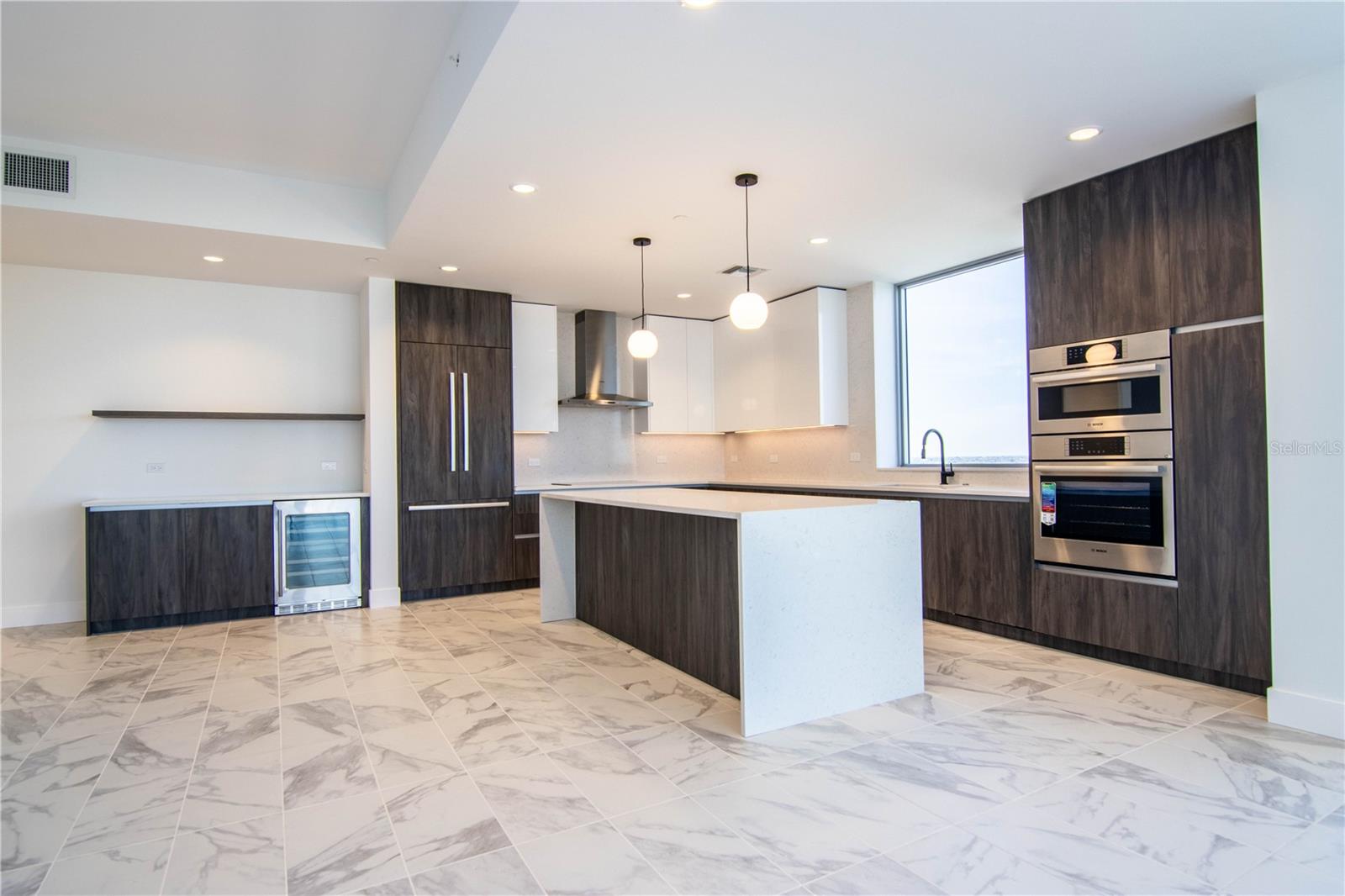 Image 6 of 28 For 777 3rd Avenue N 1603