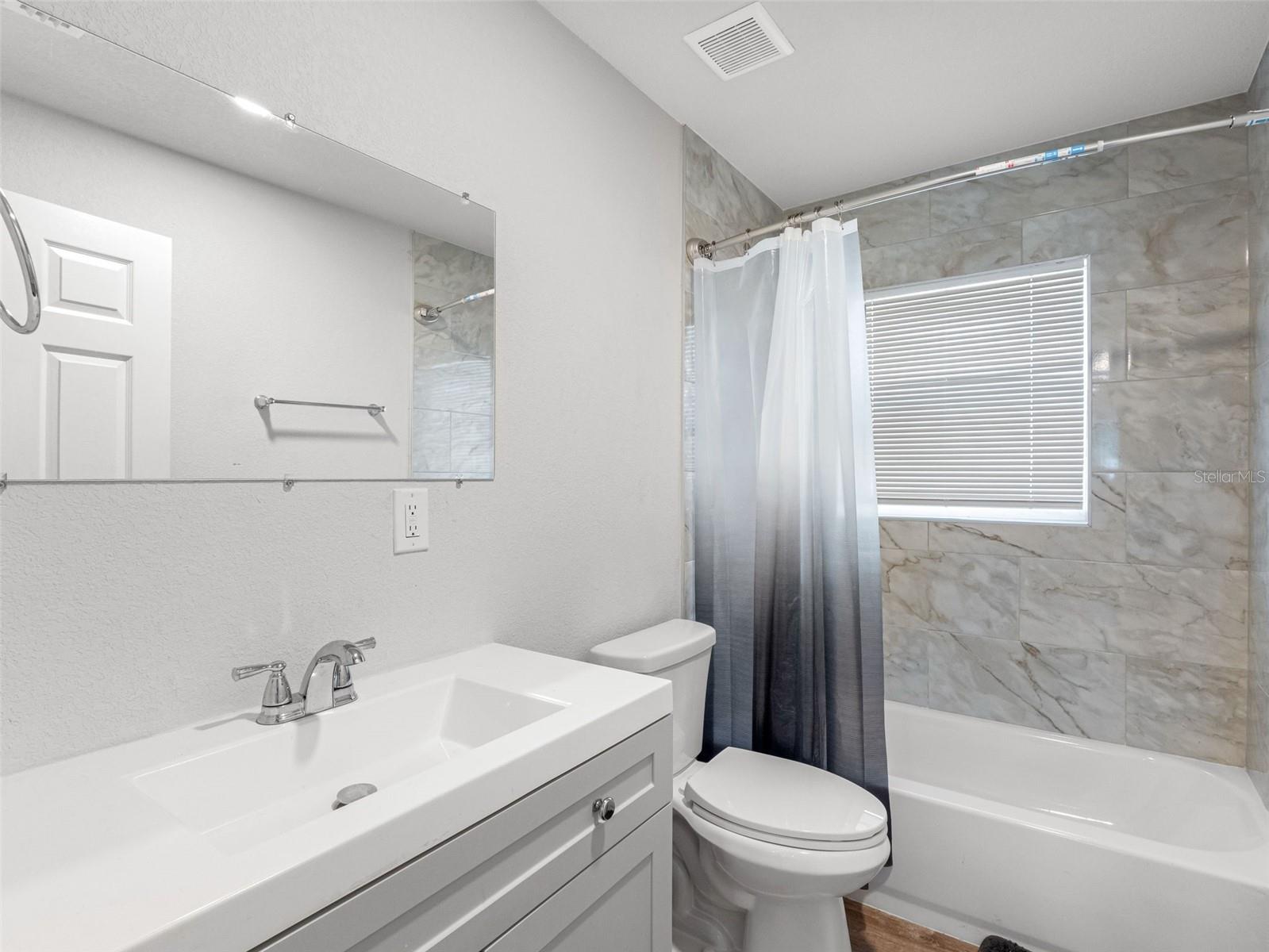 Image 20 of 24 For 1111 Lasalle Street