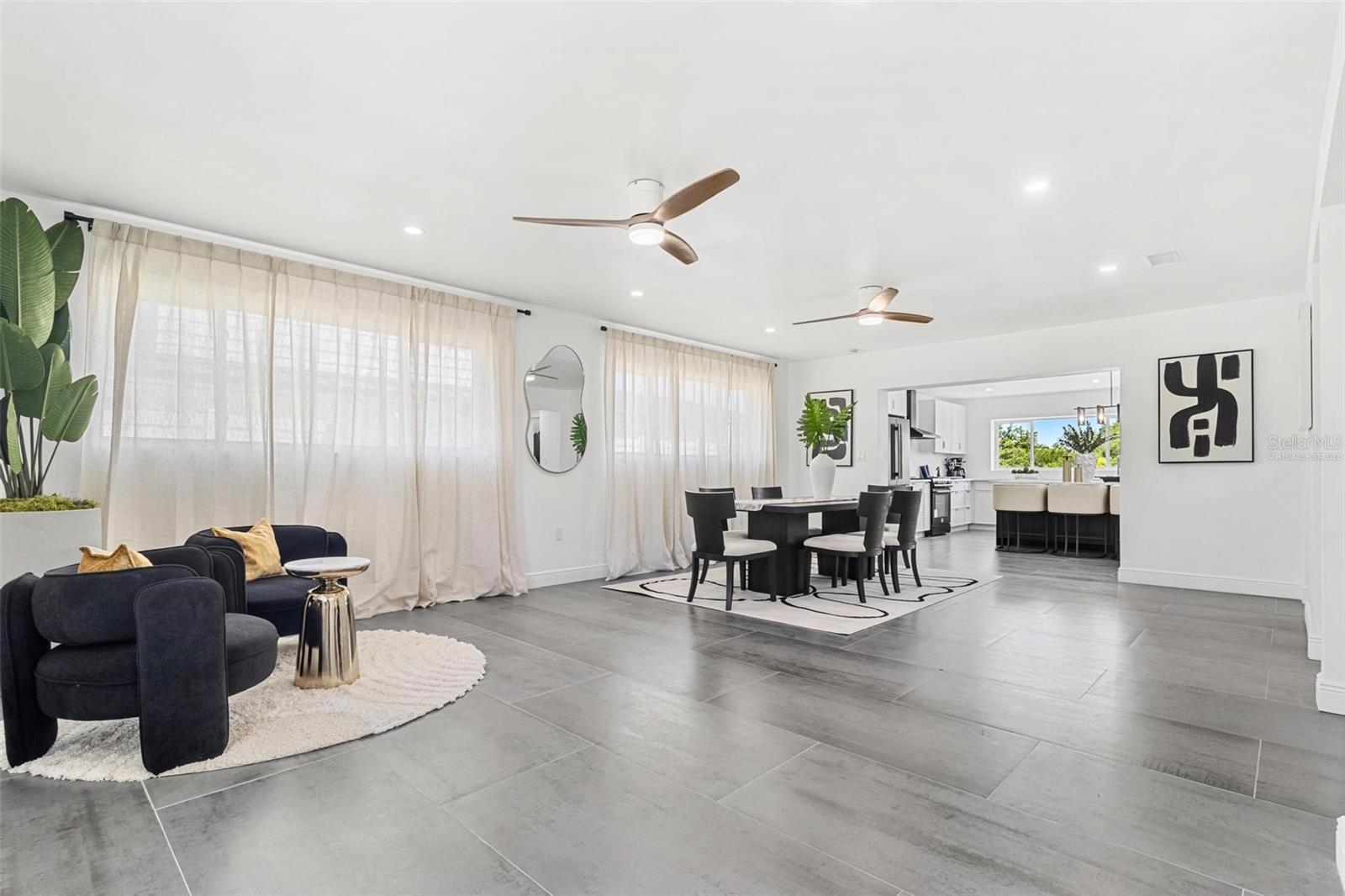 Image 5 of 61 For 380 Colony Point Road S