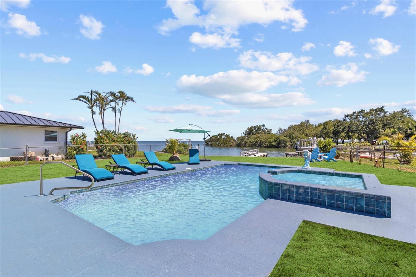 Image 51 of 61 For 380 Colony Point Road S