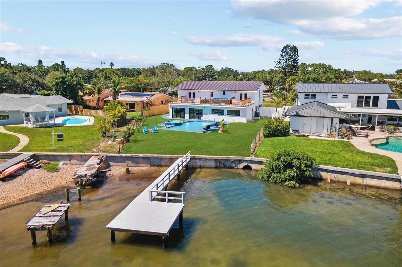 Image 53 of 61 For 380 Colony Point Road S