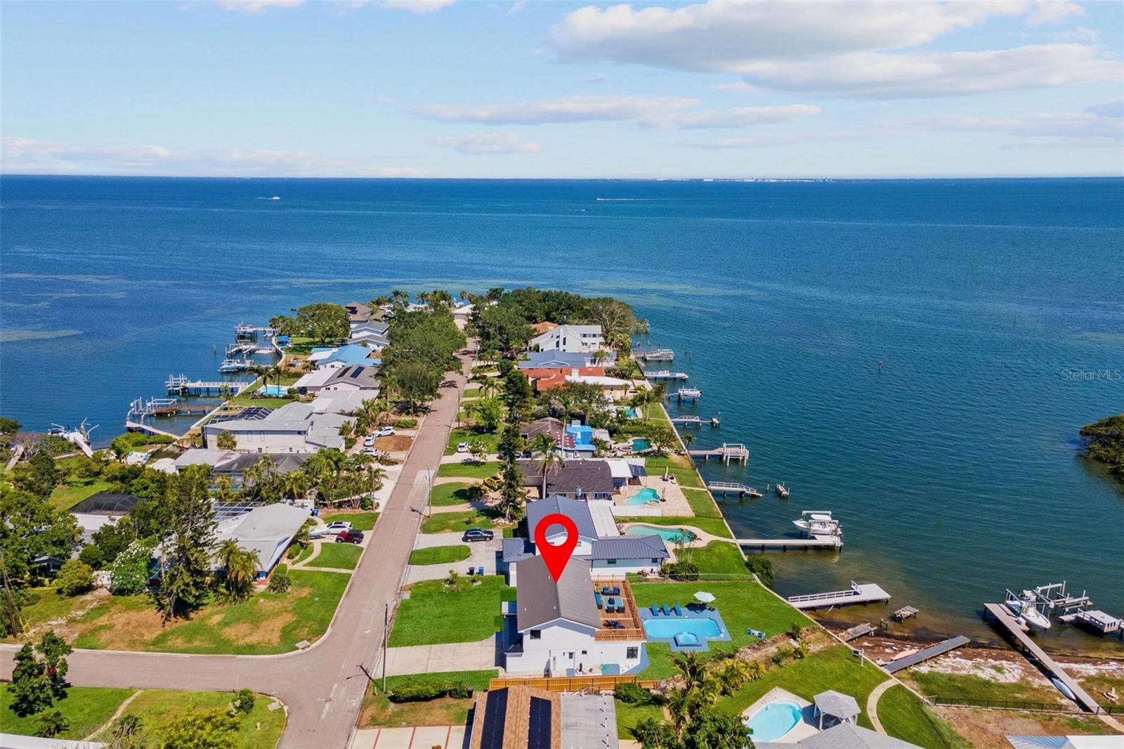 Image 58 of 61 For 380 Colony Point Road S