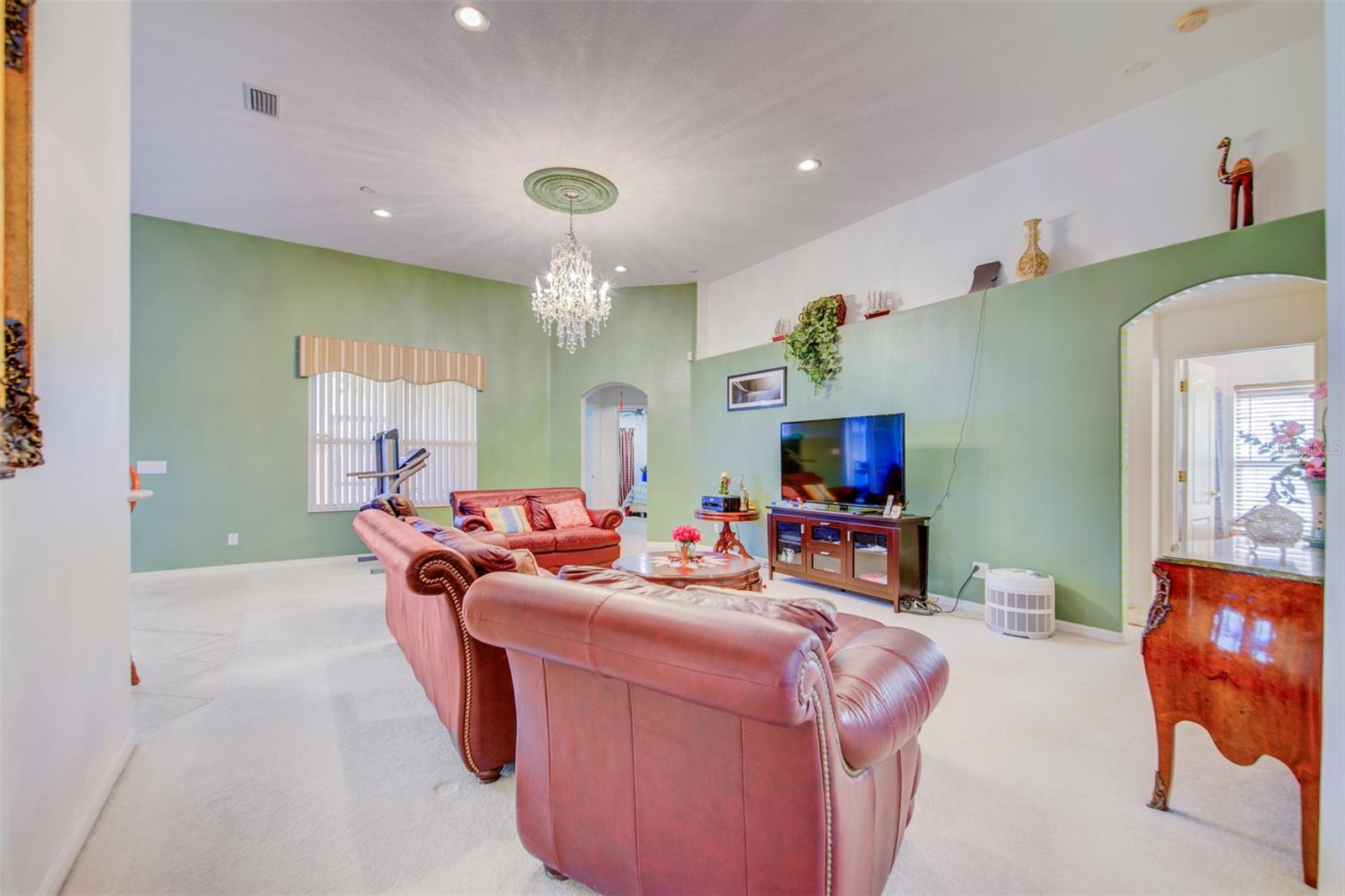 Image 14 of 60 For 306 Carriage Oak Place