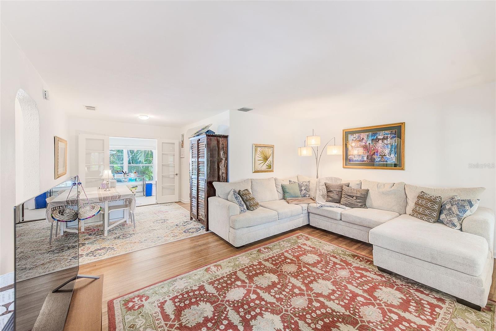 Image 3 of 50 For 240-242 Mateo Way Ne