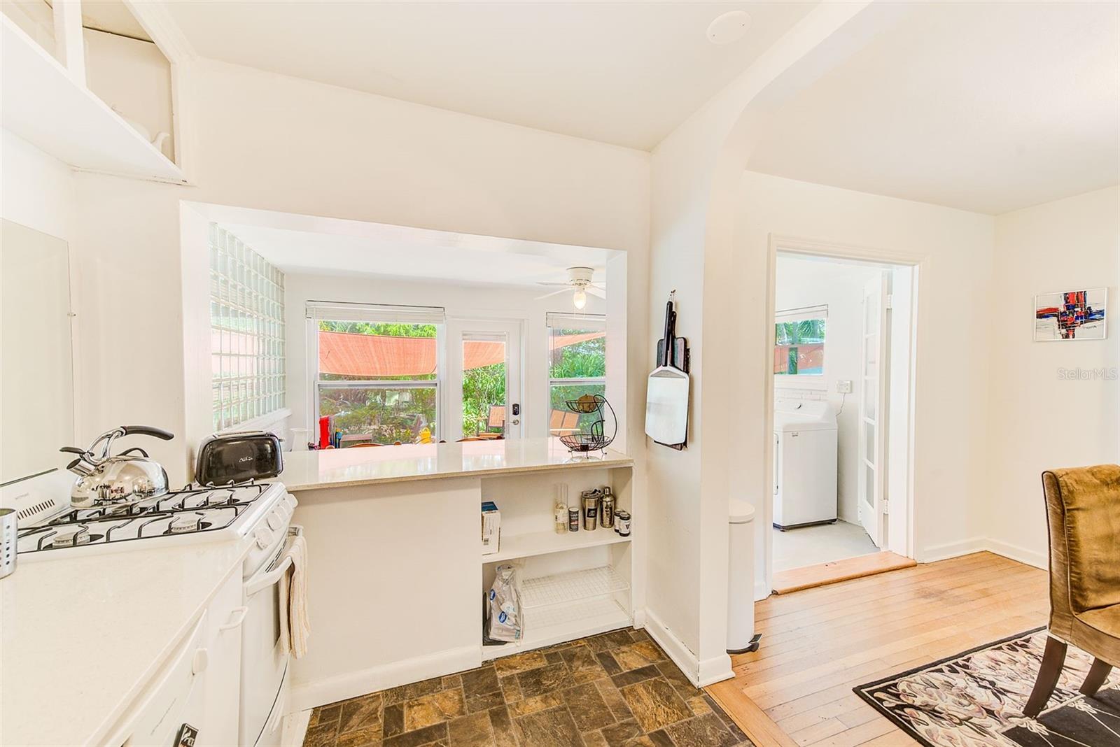 Image 32 of 50 For 240-242 Mateo Way Ne