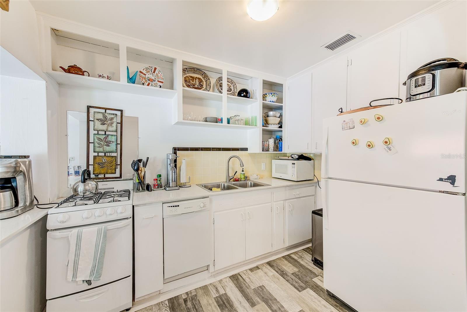 Image 8 of 50 For 240-242 Mateo Way Ne