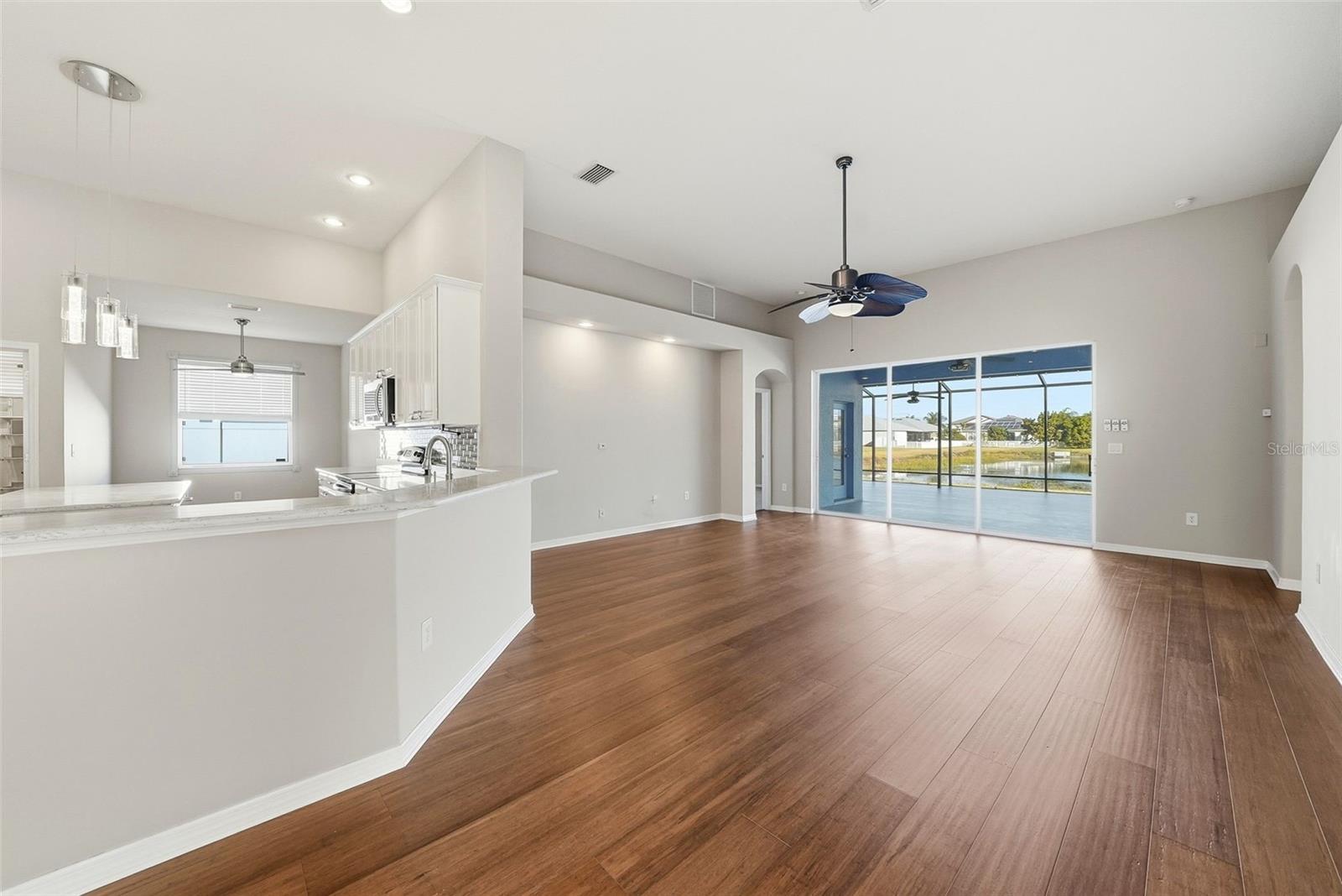 Listing photo id 14 for 13230 Graham Yarden Drive