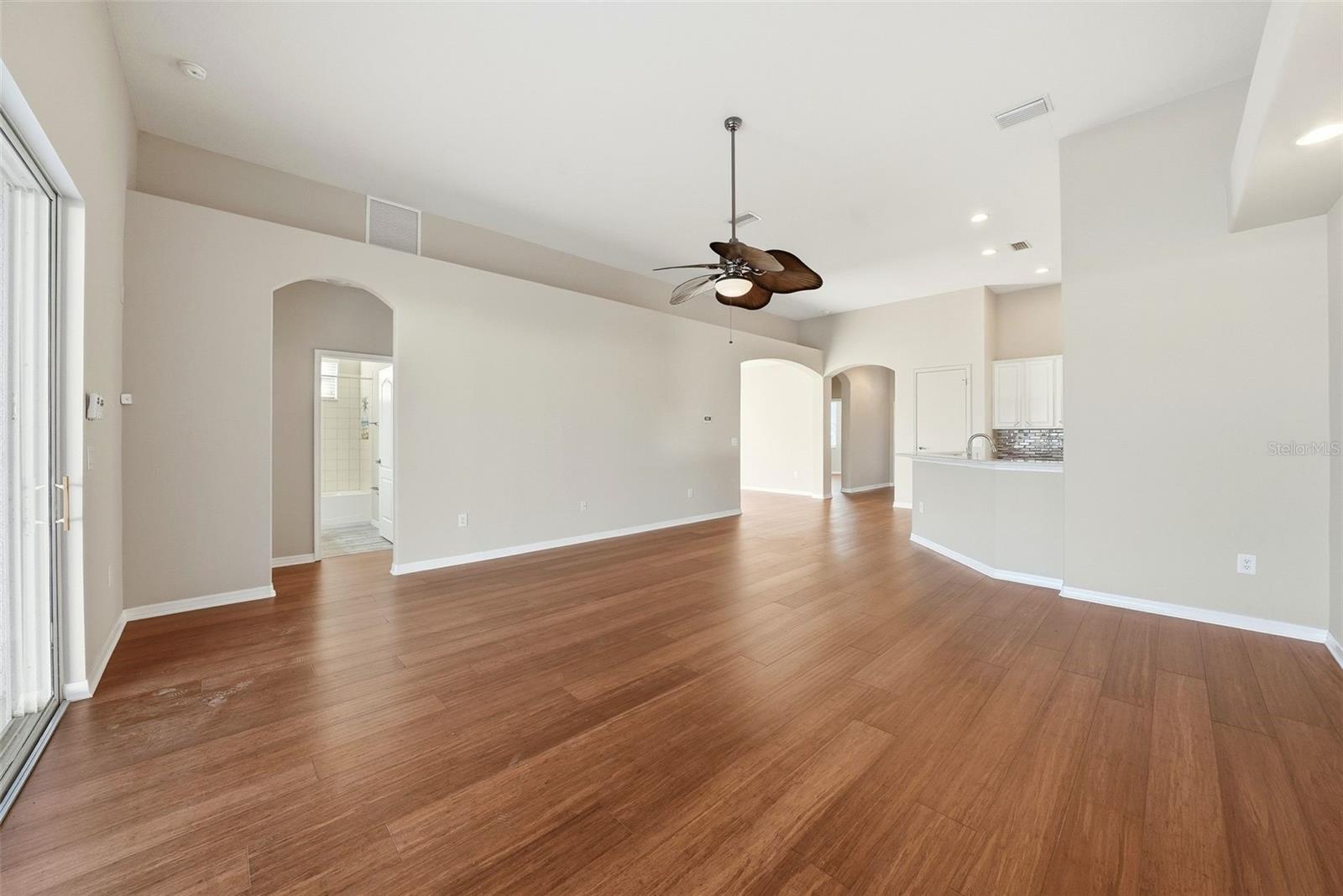 Listing photo id 15 for 13230 Graham Yarden Drive