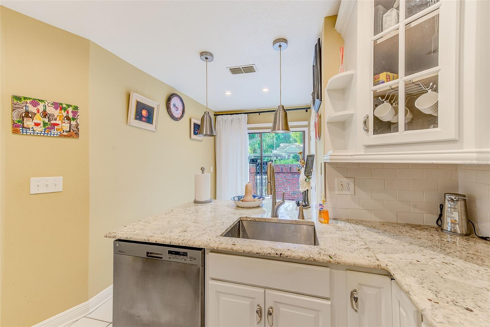 Image 18 of 50 For 2728 Bentley Drive