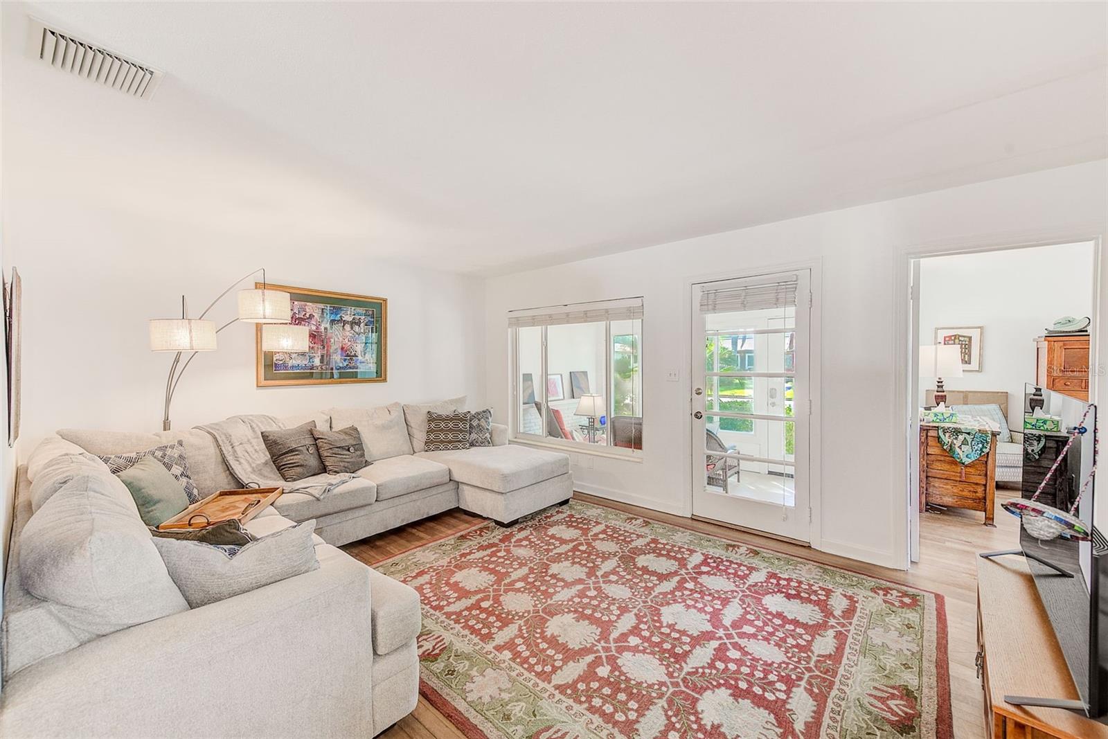 Image 2 of 50 For 240-242 Mateo Way Ne