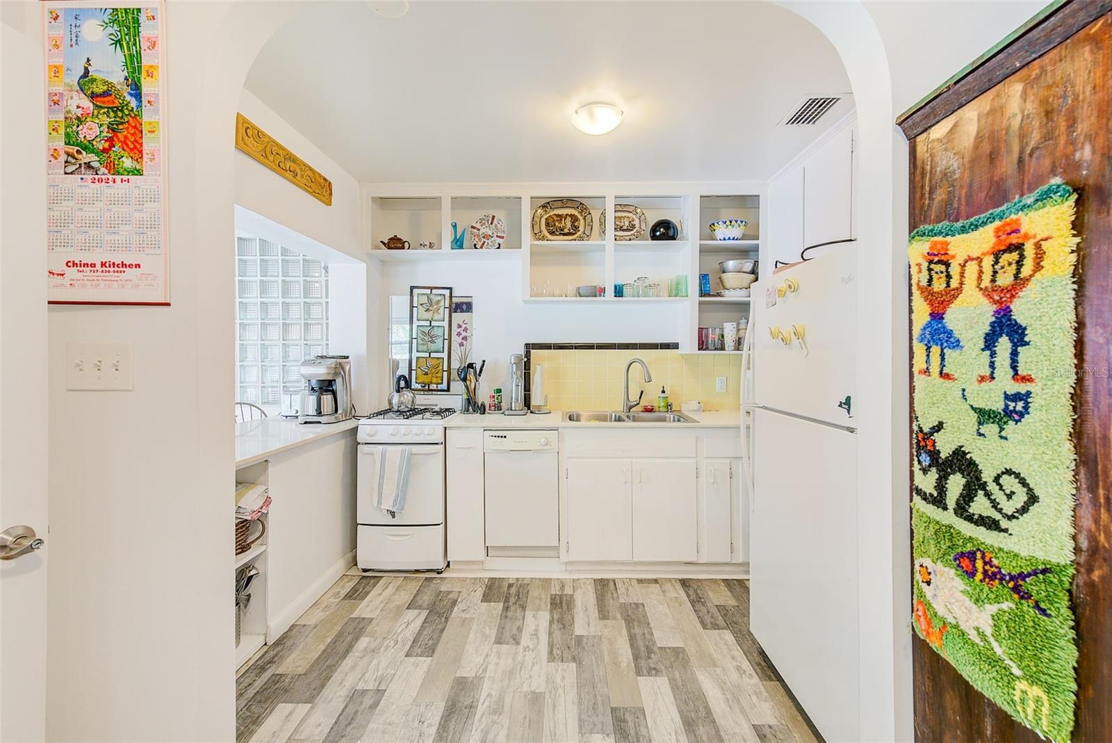 Image 7 of 50 For 240-242 Mateo Way Ne