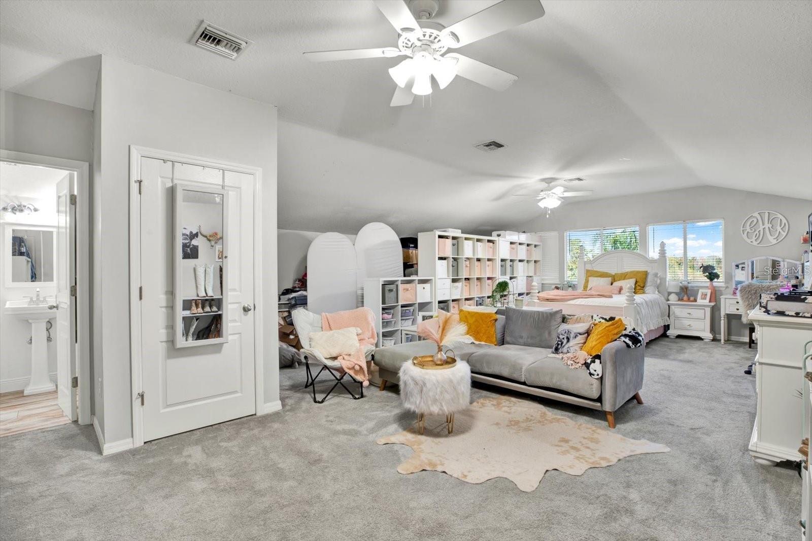 Listing photo id 24 for 7023 Derwent Glen Circle