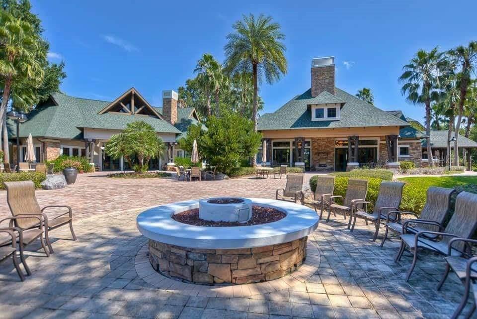 Listing photo id 44 for 7023 Derwent Glen Circle