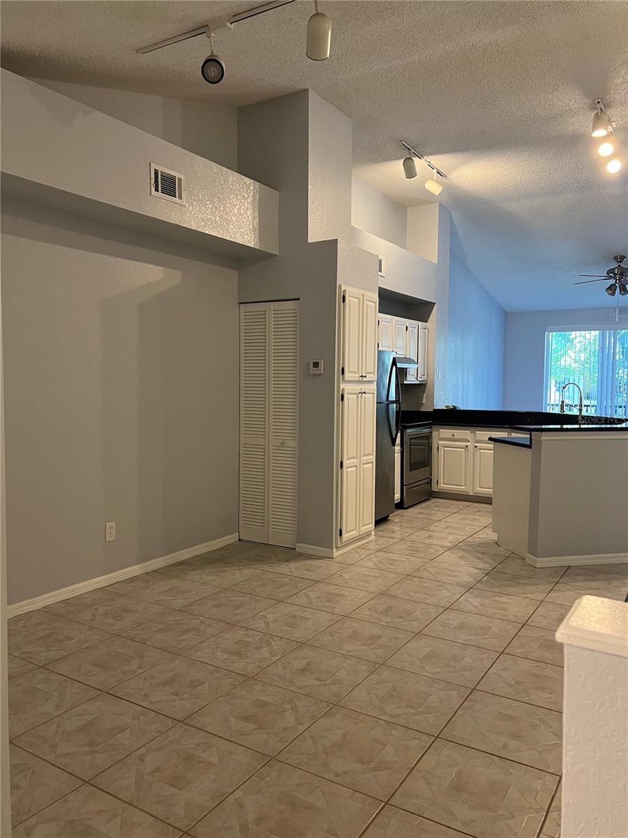 Image 15 of 41 For 805 Normandy Trace Road